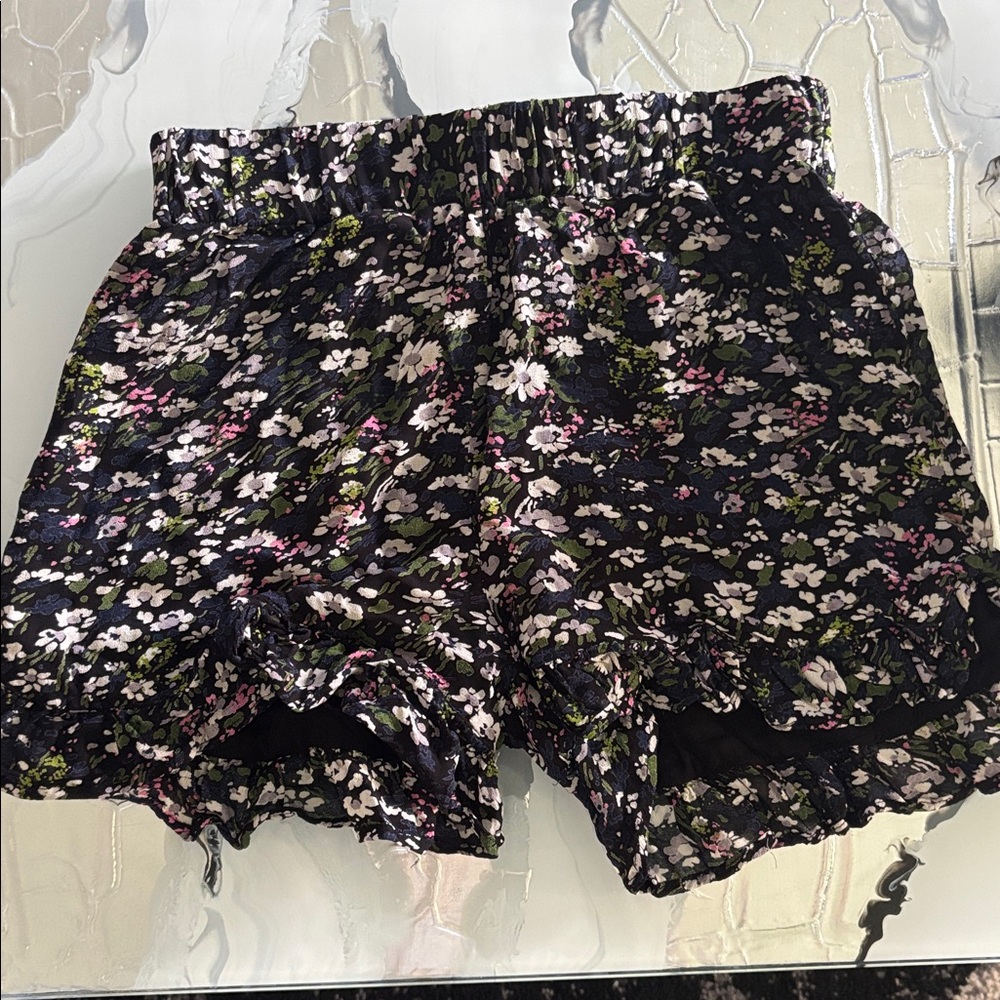 Ganni Black Floral Print Shorts size 34